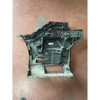 51125A011C4 / 5A011C4 BMW 5 SERİSİ G60 ARKA TAMPON MONTAJ BRAKET