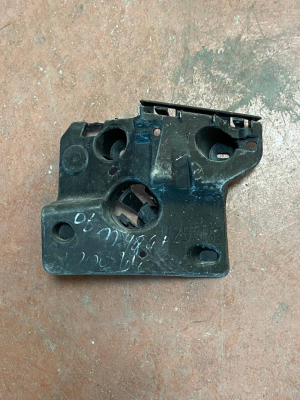 51125A0C1D4 / 5A0C1D4 MINI COUNTRYMAN U25 ÖN TAMPON SAĞ BRAKETİ | MOTOLAND