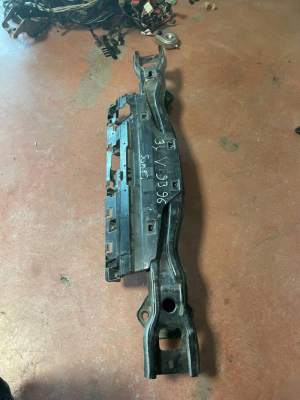 51127256921 / 7256921 BMW F30 F31 ARKA TAMPON BRAKETİ | MOTOLAND