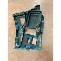51127371754 / 7371754 BMW 1 SERİSİ F20 TAMPON SAĞ BRAKETİ | MOTOLAND