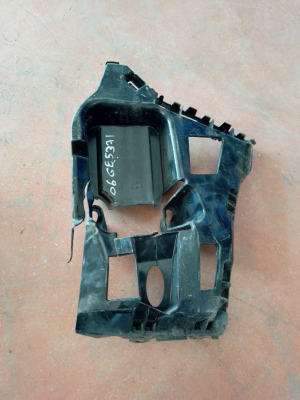 51127371754 / 7371754 BMW F20 ARKA TAMPON BRAKETİ