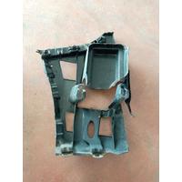 51127371754 / 7371754 BMW F20 ARKA TAMPON BRAKETİ