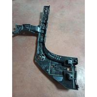 51127381119 / 7381119 BMW X1 F48 F49 ARKA TAMPON BRAKETİ 4H23