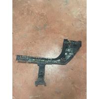 51127381119 / 7381119 BMW X1 SERİSİ F48 ARKA TAMPON İÇ BRAKETİ