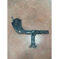 51127381119 / 7381119 BMW X1 SERİSİ F48 ARKA TAMPON İÇ BRAKETİ