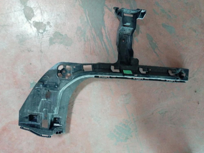 51127381120 / 7381120 BMW X1 F48-F49 ARKA TAMPON SAĞ BRAKETİ