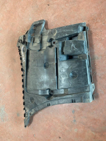 51127387299 / 7387299 BMW 5 SERİSİ G30 ARKA TAMPON SOL BRAKETİ | MOTOLAND