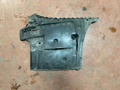 51127387300 BMW 5 SERİSİ G30 ARKA TAMPON SAĞ BRAKETİ | MOTOLAND