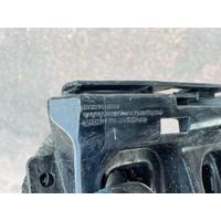 51127461397 / 7461397 BMW 1 SERİSİ F40 ARKA TAMPON BAĞLANTI SOL BRAKETİ | MOTOLAND