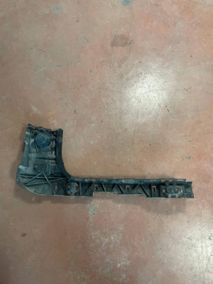 511277382810 / 77382810 BMW X3 G01 ARKA TAMPON BRAKETİ