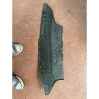 51127906845 / 7906845 BMW 5 SERİSİ F10 ARKA TAMPON ORTA ALT İÇ BRAKETİ | MOTOLAND 