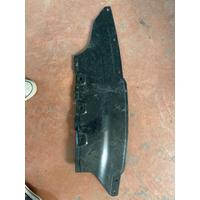 51127906845 / 7906845 BMW 5 SERİSİ F10 ARKA TAMPON ORTA ALT İÇ BRAKETİ | MOTOLAND 