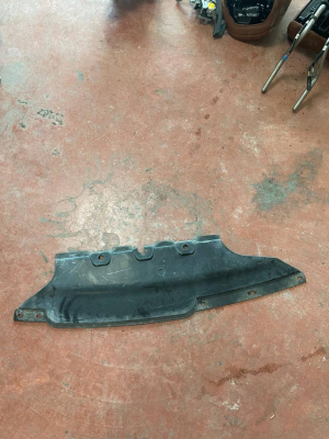 51127907147 / 7907147 BMW 5 SERİSİ F10 ARKA TAMPON BRAKETİ
