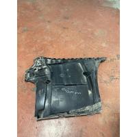 51128066722 / 8066722 BMW 5 SERİSİ G30 ARKA TAMPON BRAKETİ