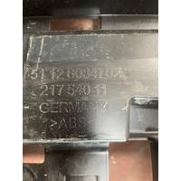 51128084702 / 8084702 BMW 5 SERİSİ G60 ARKA TAMPON ORTA AYAK