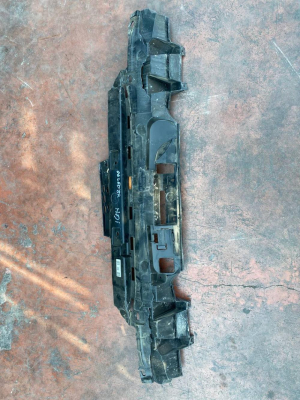 51128084702 BMW 5 SERİSİ İ5 G60 ARKA TAMPON ORTA BRAKETİ | MOTOLAND