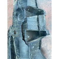 51128084702 BMW 5 SERİSİ İ5 G60 ARKA TAMPON ORTA BRAKETİ | MOTOLAND