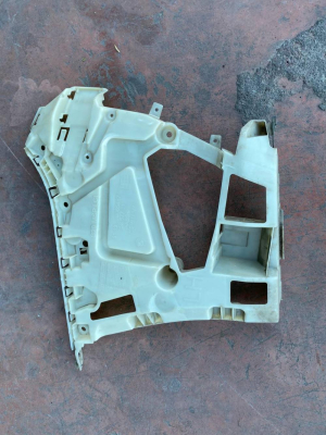 51128085487 / 8085487 BMW 3 SERİSİ G20 ARKA SOL TAMPON BRAKETİ | MOTOLAND