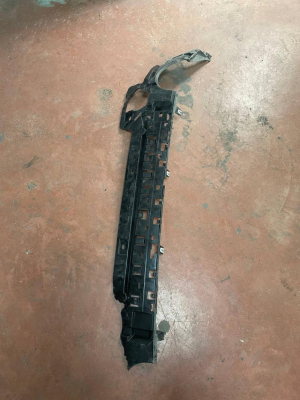 51128085498 BMW 3 SERİSİ G20M LCİ ARKA TAMPON SPOİLER BRAKETİ