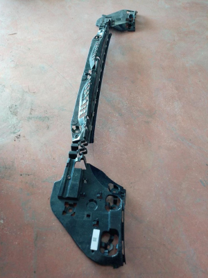 51128098687 / 8098687 BMW 5 SERİSİ G30 TAMPON BRAKETİ 4C16