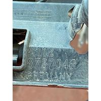 51128737046 / 8737046 BMW i SERİSİ iX20 ARKA TAMPON ORTA BRAKETİ