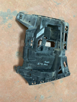 51128737049 / 8737049 BMW İX ARKA TAMPON SOL BRAKETİ | MOTOLAND
