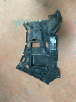 51128737049 / 8737049 BMW İX ARKA TAMPON SOL BRAKETİ | MOTOLAND