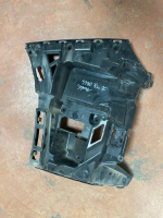 51128737049 / 8737049 BMW İX ARKA TAMPON SOL BRAKETİ | MOTOLAND