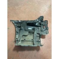 51129464134 / 9464134 BMW 7 SERİSİ G70 ARKA TAMPON BRAKETİ