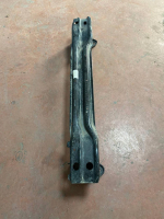 51129464147 / 9464147 BMW 7 SERİSİ G70 ARKA TAMPON DEMİRİ | MOTOLAND