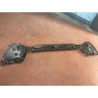 51129498616 / 9498616 BMW 5 SERİSİ G30 ARKA TAMPON İÇ BRAKETİ