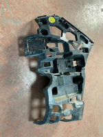 51129881944 / 9881944 BMW U11 X1 SAĞ ARKA TAMPON BRAKETİ | MOTOLAND