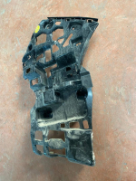 51129881944 / 9881944 BMW U11 X1 SAĞ ARKA TAMPON BRAKETİ | MOTOLAND