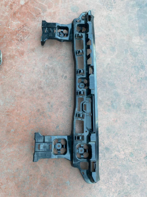 51129883537 BMW X1 U11 ARKA TAMPON BRAKETİ ORTA | MOTOLAND
