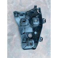 51129883541 / 9883541 BMW X1 SERİSİ U11 SOL ARKA TAMPON BRAKETİ | MOTOLAND