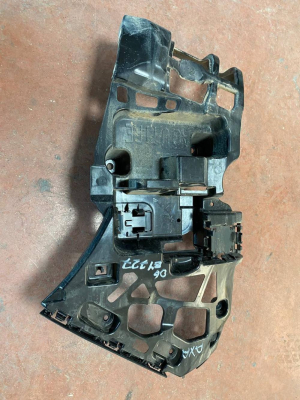 51129883544 / 9883544 BMW X1 U11 ARKA TAMPON SAĞ BRAKETİ | MOTOLAND