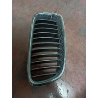 51137405836 / 7405836 BMW 3 SERİSİ F30 F31 RADYATÖR IZGARASI 4H1