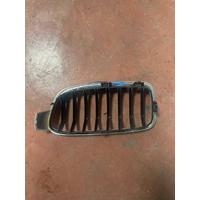 51137405836 / 7405836 BMW 3 SERİSİ RADYATÖR IZGARASI | MOTOLAND