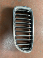 51137412323 / 7412323 BMW 5 SERİSİ F10 LCI KROM SOL BÖBREK PANJUR | MOTOLAND