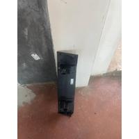 51138081532 / 8081532 BMW 7 SERİSİ G70 PLAKA ÇERÇEVESİ