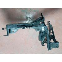 51647200793 / 7200793 BMW 5 SERİSİ F10 FAR BRAKETİ 4İ24
