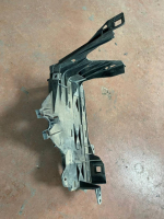 51647200793 / 7200793 BMW 5 SERİSİ F10 SOL FAR BAĞLANTI BRAKETİ | MOTOLAND