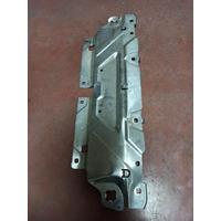 51647422287 / 7422287 BMW 3 SERİSİ G20 ÖN PANEL DEMİRİ 4H1