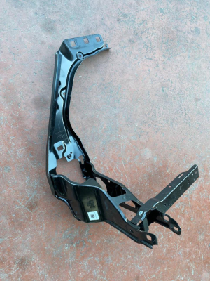 51648737292 / 8737292 BMW X1 U11 X2 U10 SAĞ FAR BRAKETİ | MOTOLAND