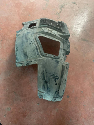 51717186728 / 7186728 BMW 5 SERİSİ F10 ÖN ÇAMURLUK DAVLUMBAZI
