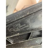 51717240672 / 7240672 BMW 1 SERİSİ F20 CAM ALT IZGARASI