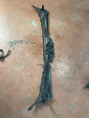 51717240672 / 7240672 BMW 2 SERİSİ F20 LCI F22 F87 ÖN CAM ALT IZGARA | MOTOLAND