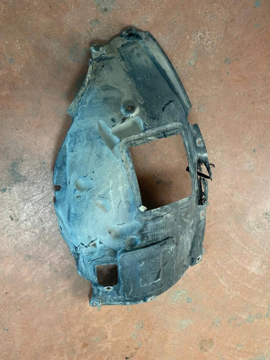 51717260725 / 7260725 BMW 3 SERİSİ F30 SOL ÖN DAVLUMBAZ
