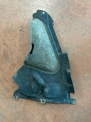51717260740 / 7260740 BMW 3 SERİSİ F30 LCI SAĞ ÖN KÜREK BAKALİTİ