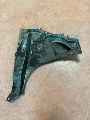 51718498448 / 8498448 BMW 2 SERİSİ U06 SAĞ KÜREK BAKALİTİ | MOTOLAND